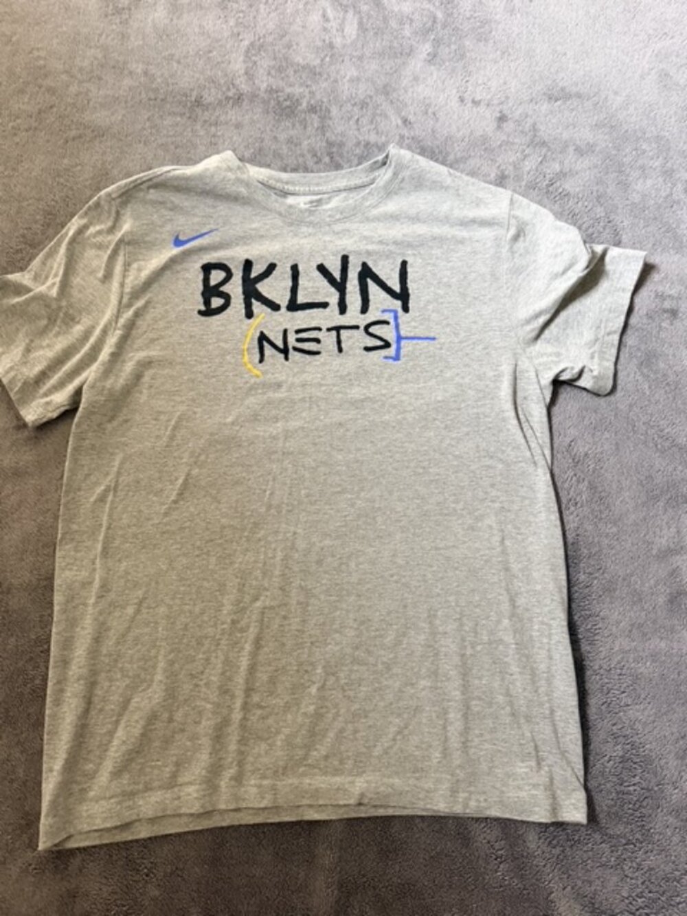 Nike Brooklyn Nets T-Shirt Mens M Gray BKLYN Graphic NBA